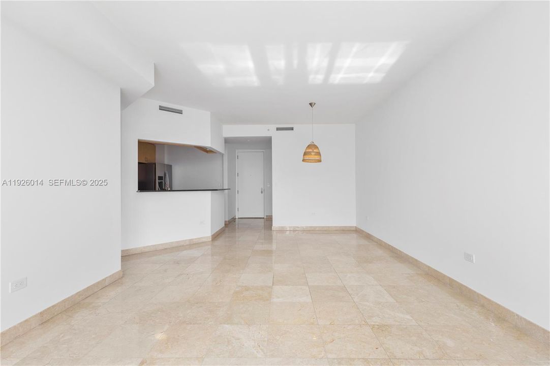 For Rent: $3,350 (1 beds, 1 baths, 878 Square Feet)