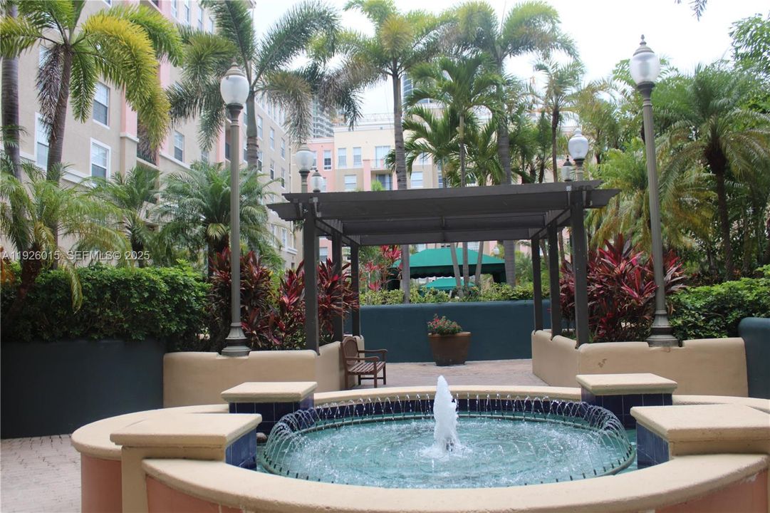 For Rent: $3,100 (2 beds, 2 baths, 1153 Square Feet)