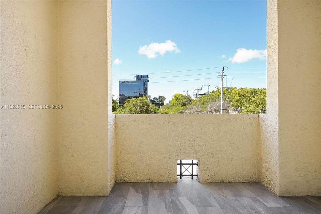 For Rent: $3,100 (2 beds, 2 baths, 1153 Square Feet)