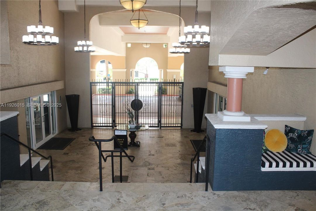 For Rent: $3,100 (2 beds, 2 baths, 1153 Square Feet)