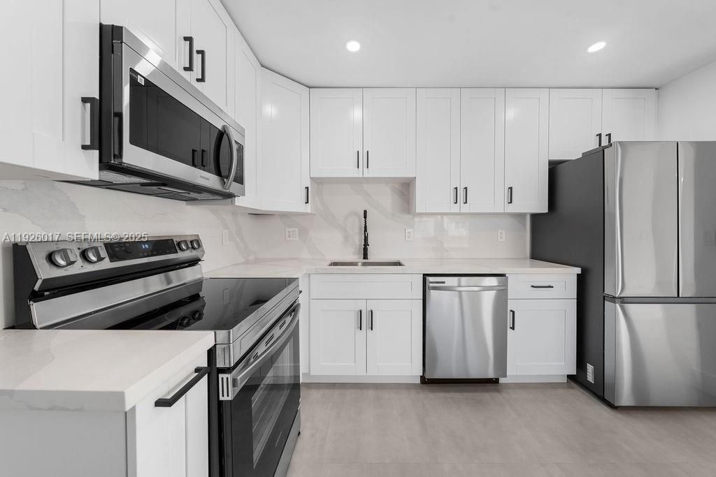 На продажу: $626,500 (3 спален, 2 ванн, 1241 Квадратных фут)