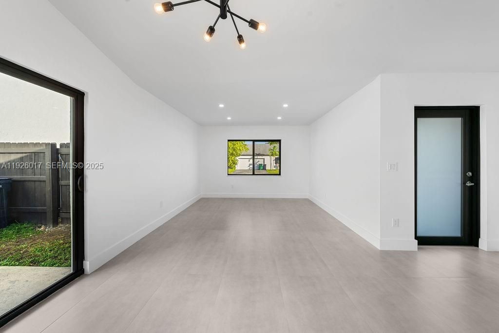 На продажу: $626,500 (3 спален, 2 ванн, 1241 Квадратных фут)