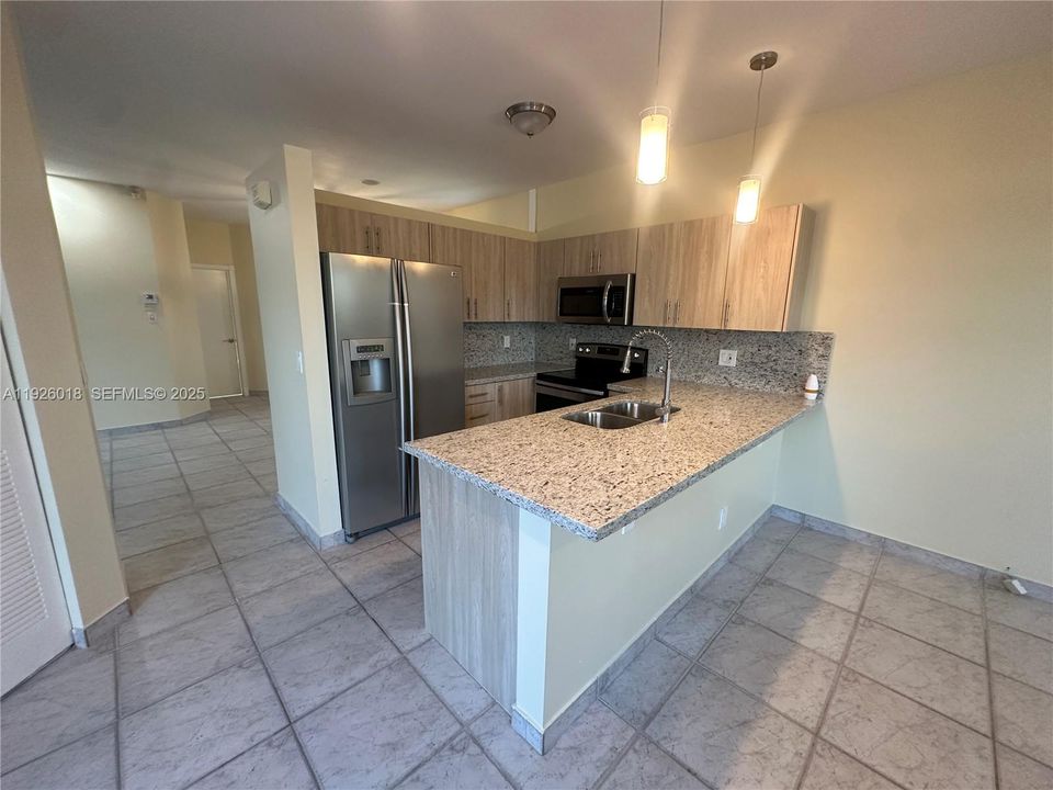 For Rent: $3,500 (4 beds, 2 baths, 1896 Square Feet)