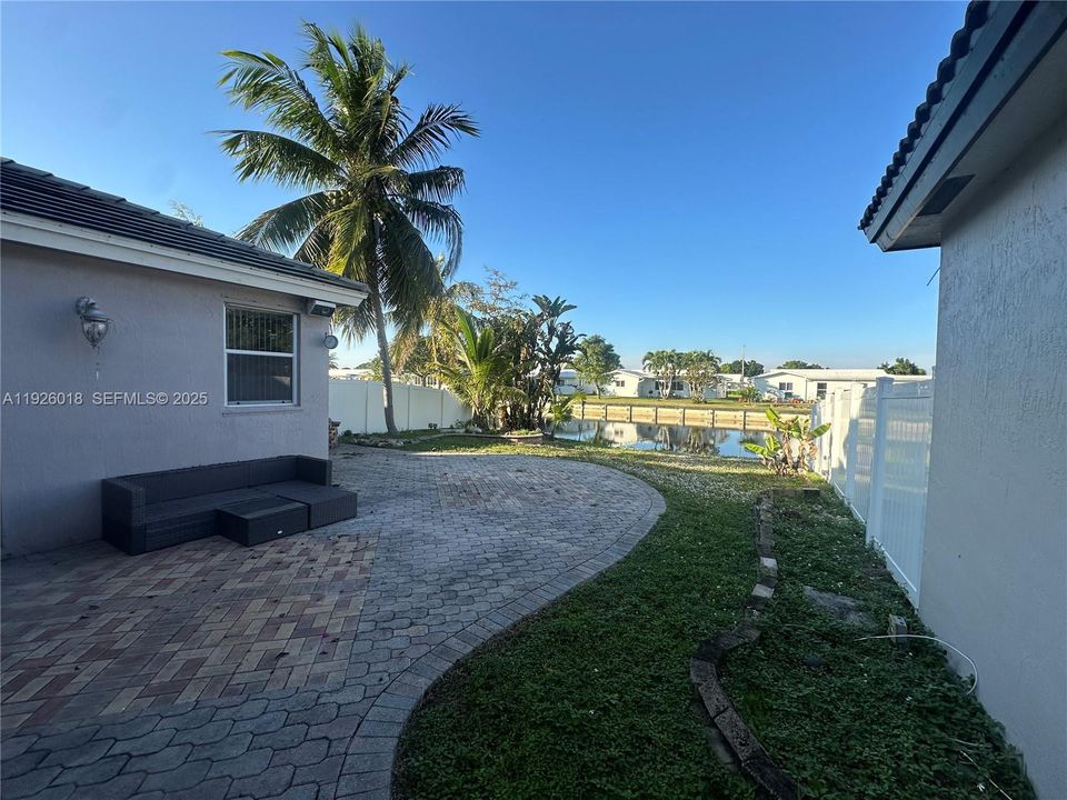 For Rent: $3,500 (4 beds, 2 baths, 1896 Square Feet)