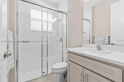 На продажу: $849,000 (3 спален, 3 ванн, 2352 Квадратных фут)