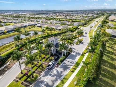 На продажу: $849,000 (3 спален, 3 ванн, 2352 Квадратных фут)