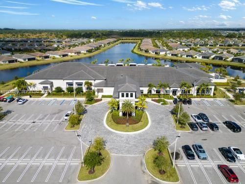 На продажу: $849,000 (3 спален, 3 ванн, 2352 Квадратных фут)