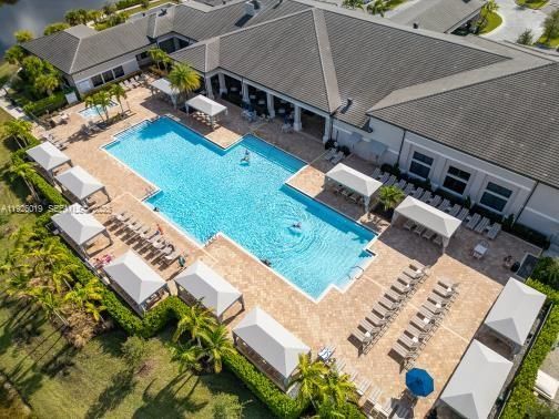 На продажу: $849,000 (3 спален, 3 ванн, 2352 Квадратных фут)