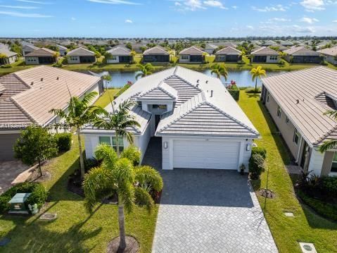 На продажу: $849,000 (3 спален, 3 ванн, 2352 Квадратных фут)