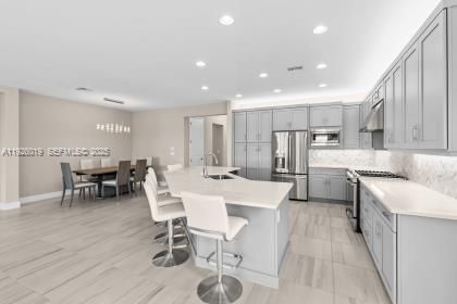 На продажу: $849,000 (3 спален, 3 ванн, 2352 Квадратных фут)