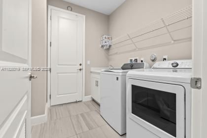 На продажу: $849,000 (3 спален, 3 ванн, 2352 Квадратных фут)