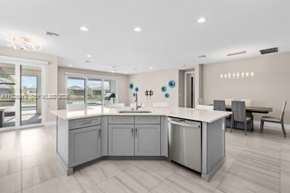 На продажу: $849,000 (3 спален, 3 ванн, 2352 Квадратных фут)