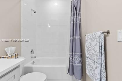 На продажу: $849,000 (3 спален, 3 ванн, 2352 Квадратных фут)