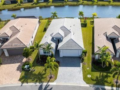 На продажу: $849,000 (3 спален, 3 ванн, 2352 Квадратных фут)