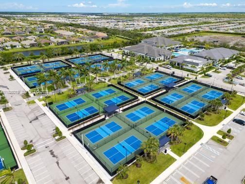 На продажу: $849,000 (3 спален, 3 ванн, 2352 Квадратных фут)