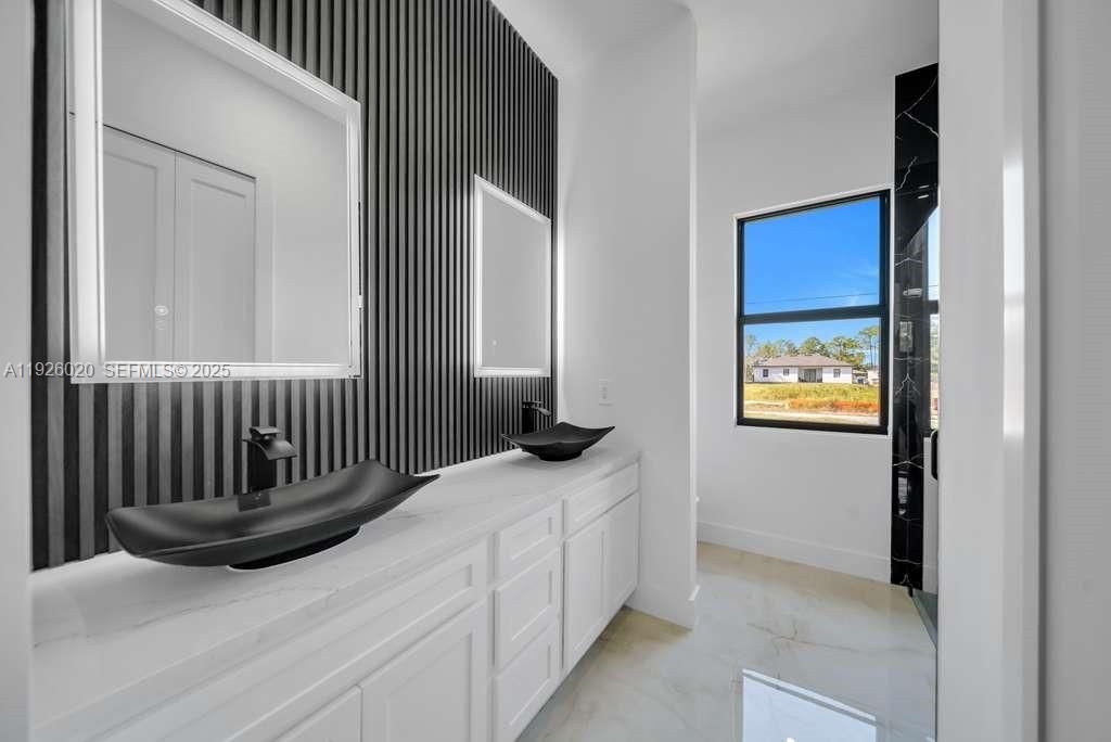 待售: $369,900 (4 贝兹, 3 浴室, 1650 平方英尺)