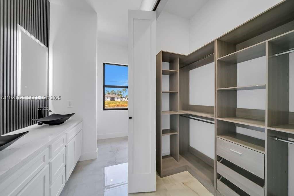 待售: $369,900 (4 贝兹, 3 浴室, 1650 平方英尺)