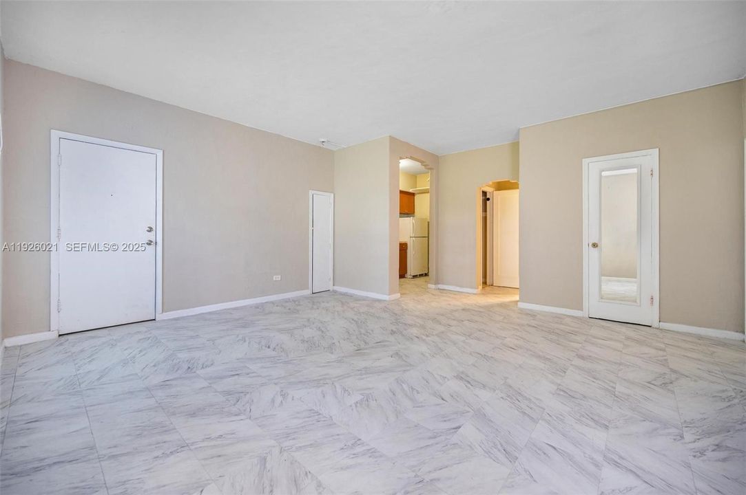 В аренду: $1,600 (0 спален, 1 ванн, 400 Квадратных фут)