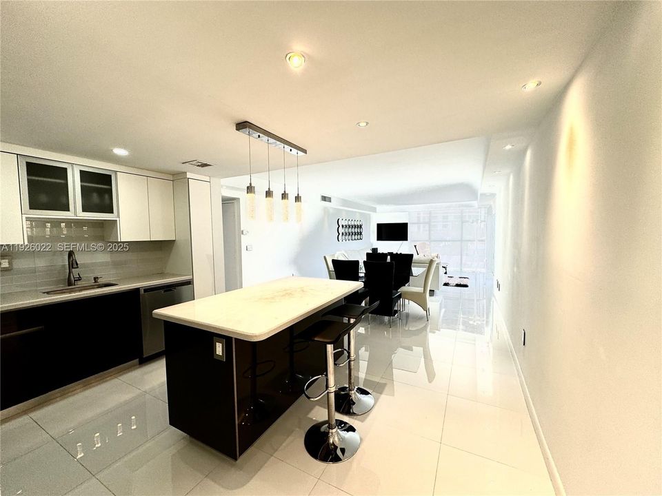 В аренду: $3,100 (2 спален, 2 ванн, 1144 Квадратных фут)