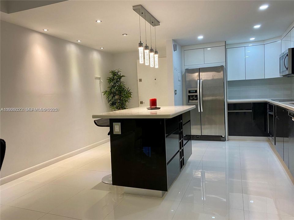 В аренду: $3,100 (2 спален, 2 ванн, 1144 Квадратных фут)