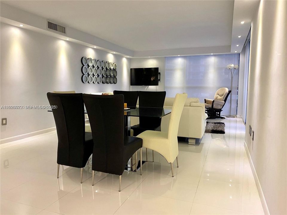 В аренду: $3,100 (2 спален, 2 ванн, 1144 Квадратных фут)