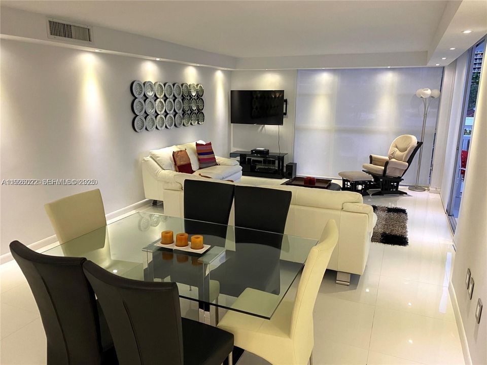 В аренду: $3,100 (2 спален, 2 ванн, 1144 Квадратных фут)