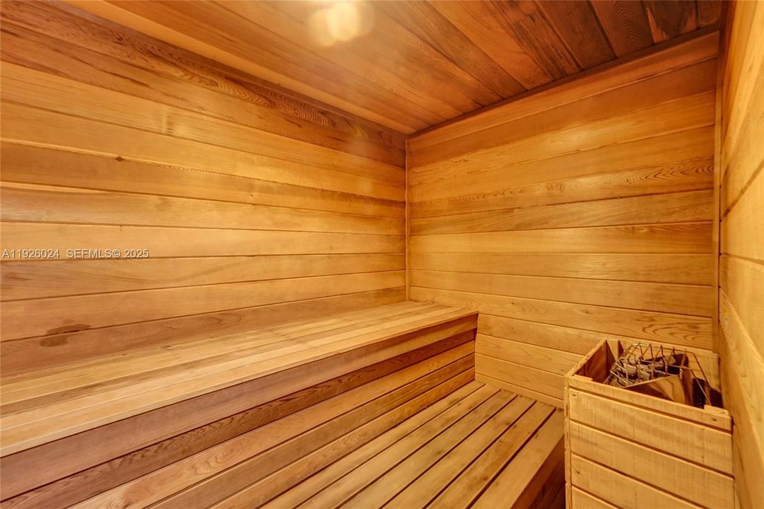 For Sale: $879,000 (2 beds, 2 baths, 2261 Square Feet)