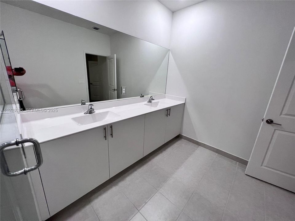 En Venta: $470,000 (3 camas, 2 baños, 1695 Pies cuadrados)