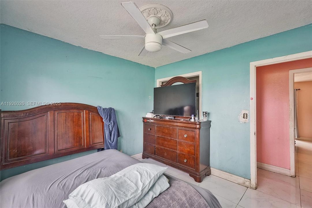 For Sale: $519,900 (4 beds, 2 baths, 1715 Square Feet)