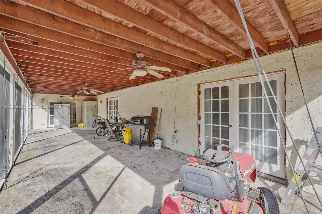 For Sale: $519,900 (4 beds, 2 baths, 1715 Square Feet)