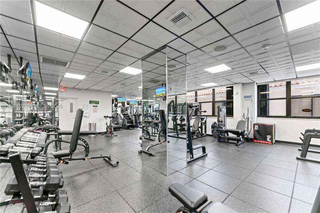 For Sale: $890,000 (2 beds, 2 baths, 1410 Square Feet)