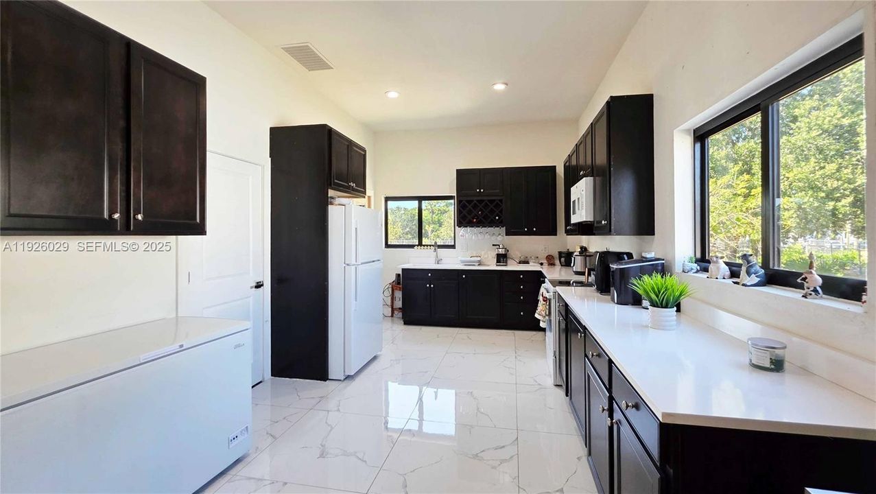 待售: $550,000 (3 贝兹, 2 浴室, 1872 平方英尺)