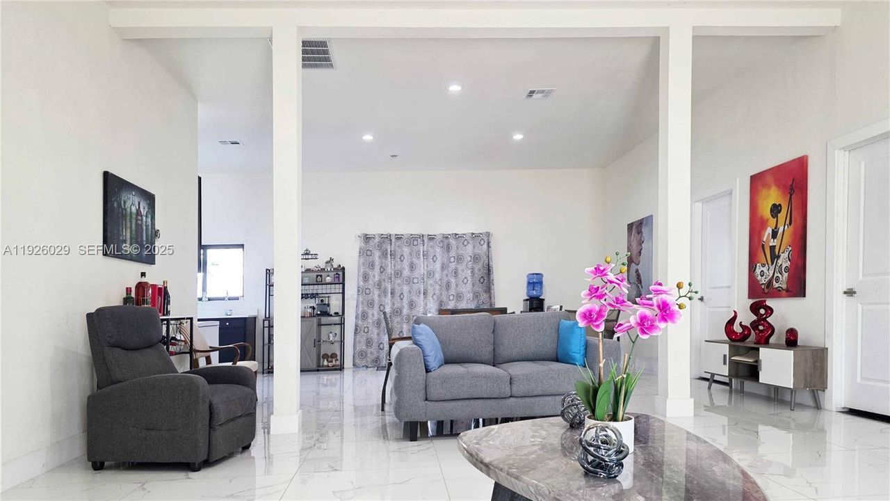 待售: $550,000 (3 贝兹, 2 浴室, 1872 平方英尺)