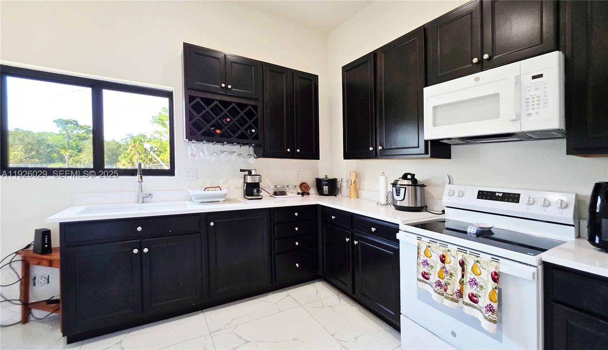 待售: $550,000 (3 贝兹, 2 浴室, 1872 平方英尺)