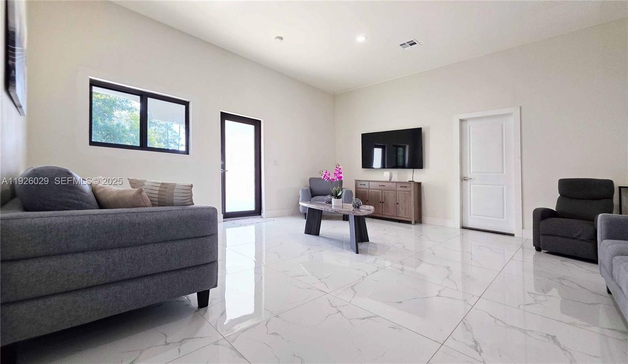 待售: $550,000 (3 贝兹, 2 浴室, 1872 平方英尺)