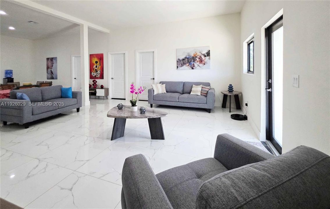 待售: $550,000 (3 贝兹, 2 浴室, 1872 平方英尺)