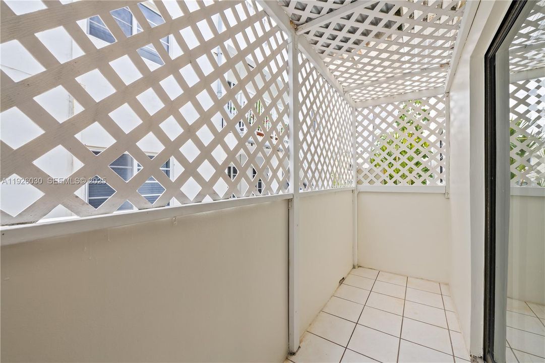 В аренду: $2,000 (1 спален, 1 ванн, 598 Квадратных фут)