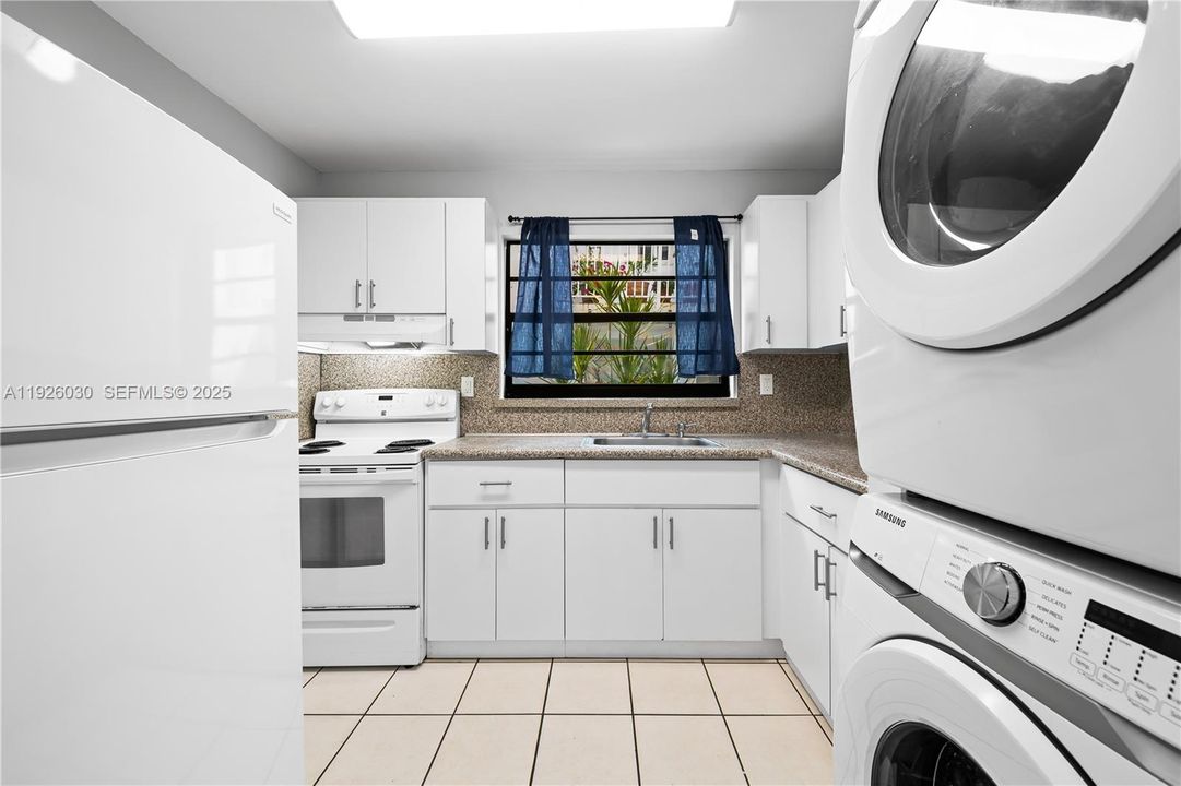 В аренду: $2,000 (1 спален, 1 ванн, 598 Квадратных фут)