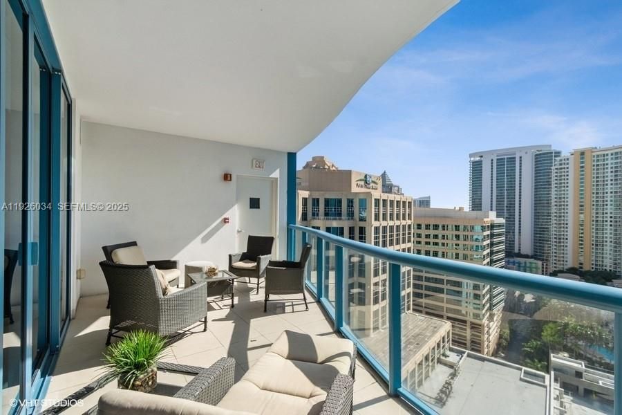 EAST BALCONEY/SUNRISE