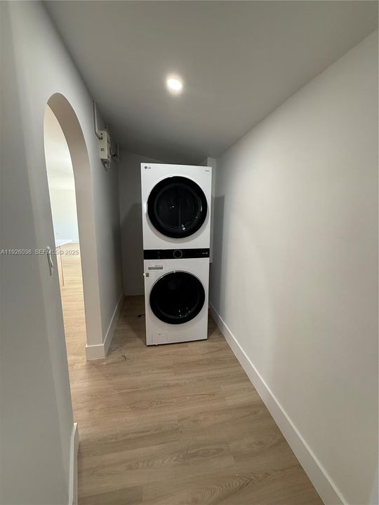 待售: $825,000 (4 贝兹, 2 浴室, 0 平方英尺)