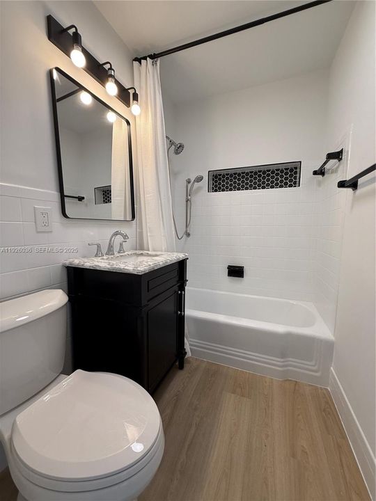 待售: $825,000 (4 贝兹, 2 浴室, 0 平方英尺)