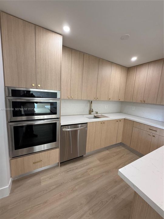 待售: $825,000 (4 贝兹, 2 浴室, 0 平方英尺)