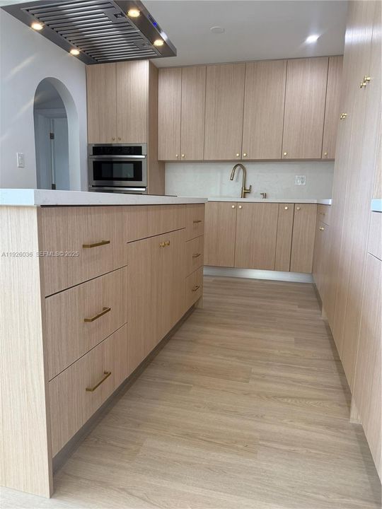 待售: $825,000 (4 贝兹, 2 浴室, 0 平方英尺)