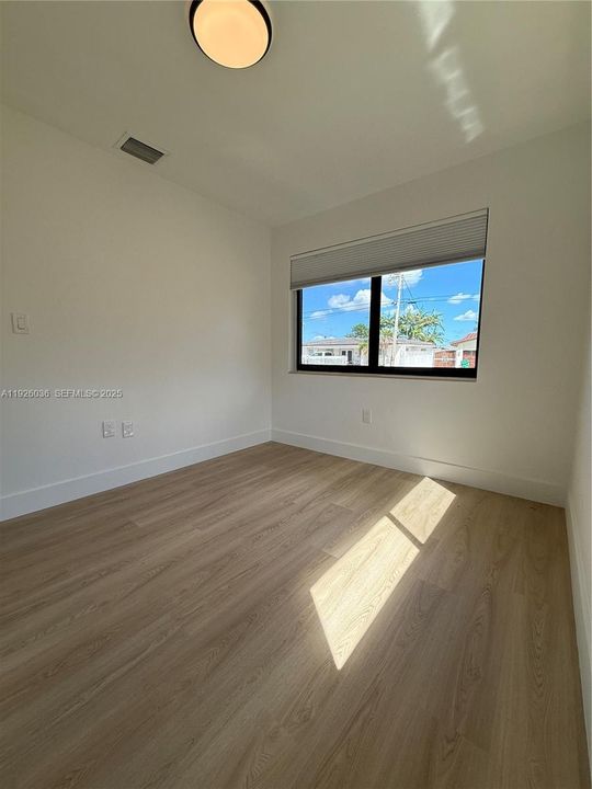 待售: $825,000 (4 贝兹, 2 浴室, 0 平方英尺)