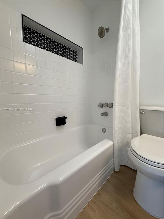 待售: $825,000 (4 贝兹, 2 浴室, 0 平方英尺)