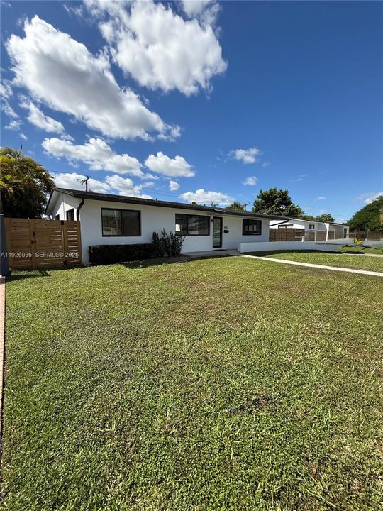 待售: $825,000 (4 贝兹, 2 浴室, 0 平方英尺)