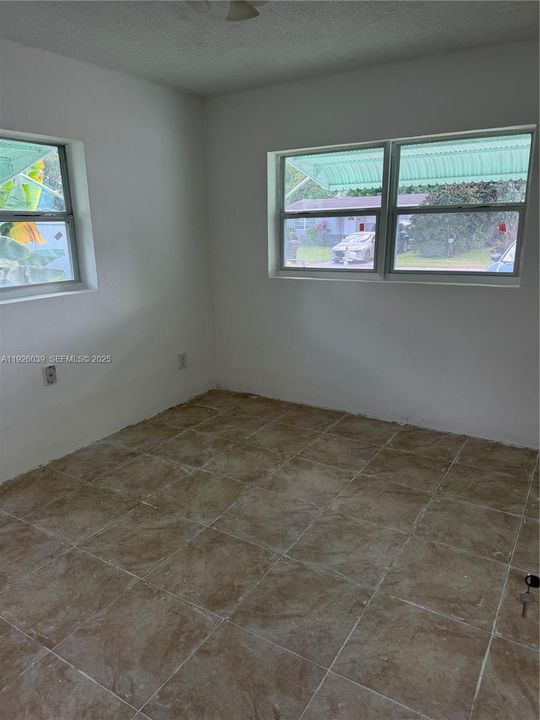 En Renta: $2,300 (2 camas, 1 baños, 1001 Pies cuadrados)