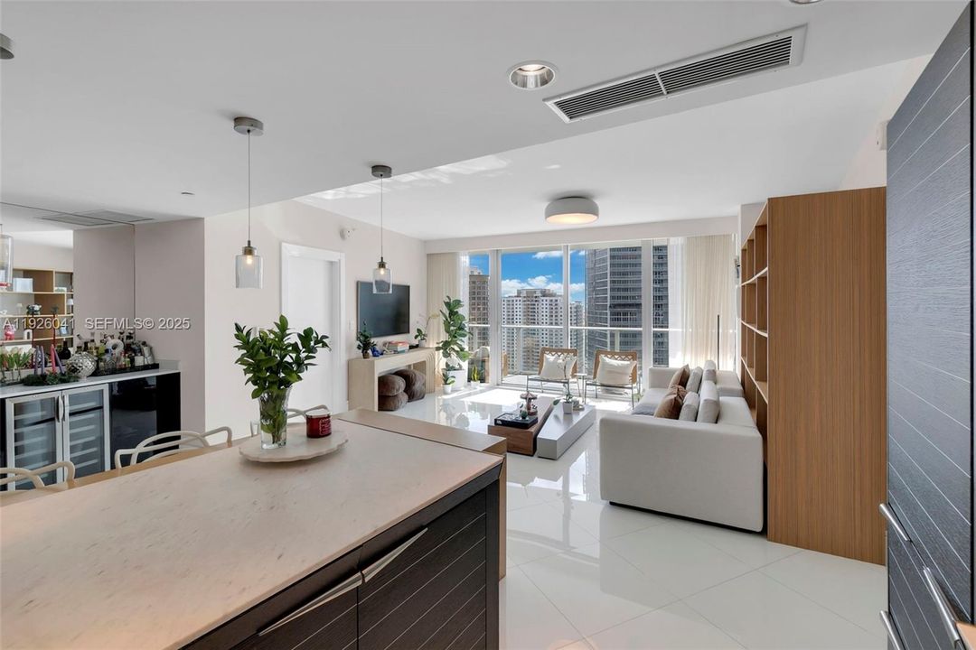 For Sale: $1,200,000 (2 beds, 2 baths, 1500 Square Feet)