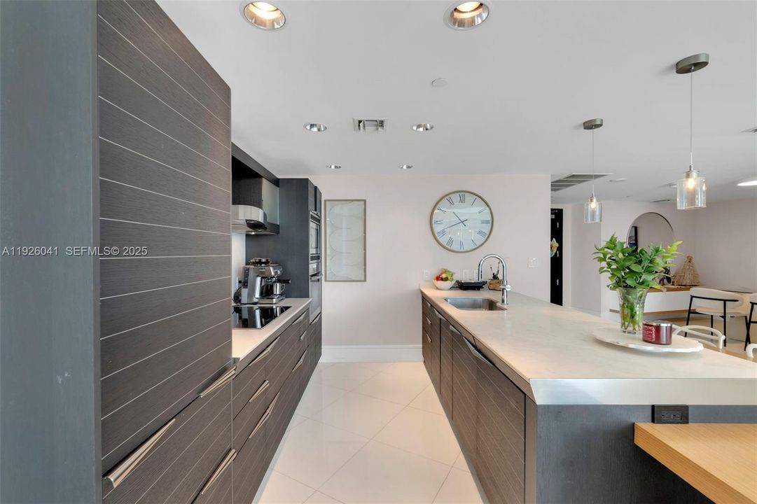 For Sale: $1,200,000 (2 beds, 2 baths, 1500 Square Feet)