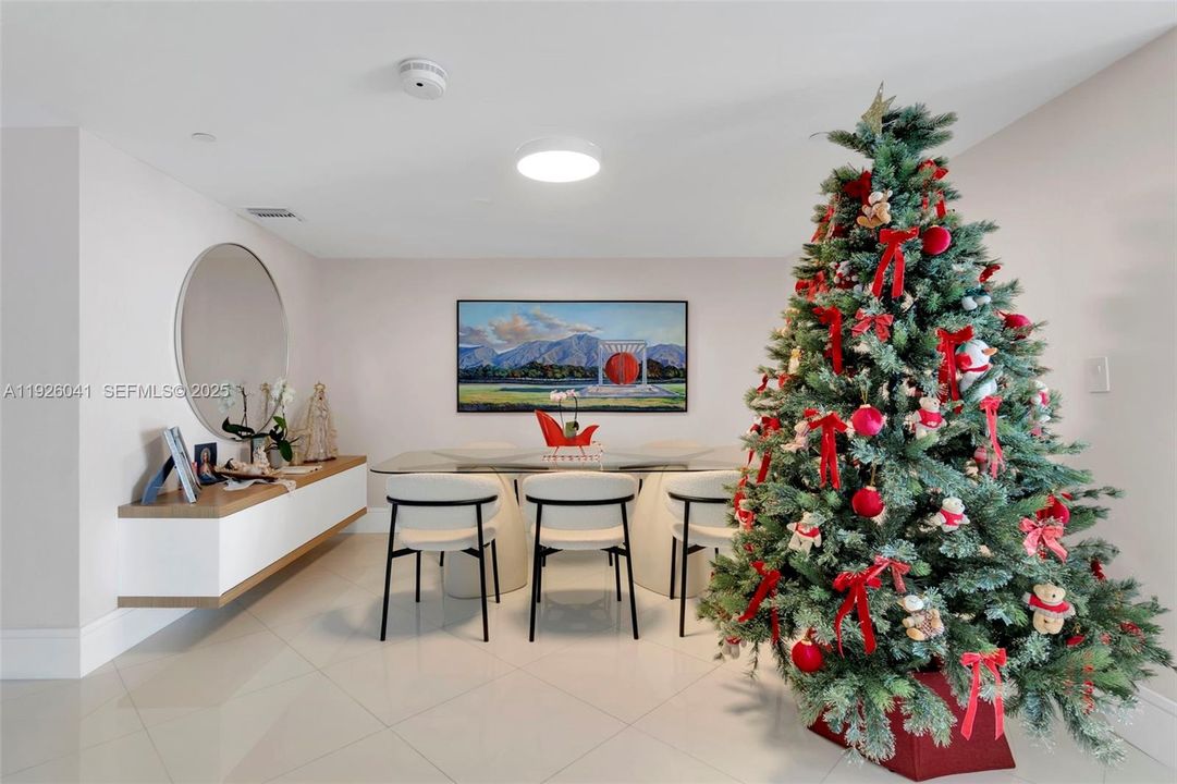 For Sale: $1,200,000 (2 beds, 2 baths, 1500 Square Feet)